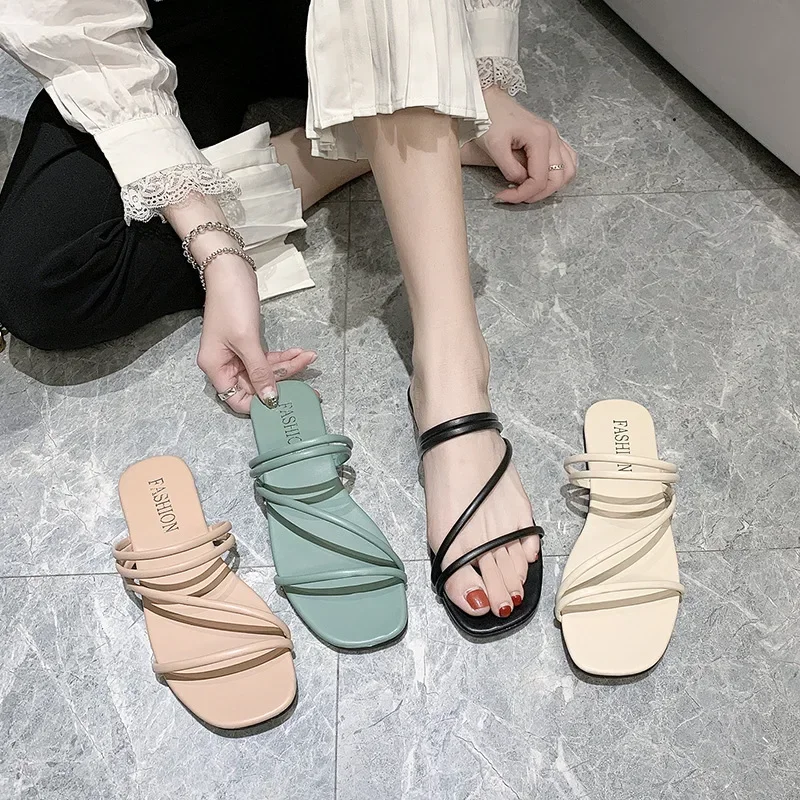 

2025 New Roman Style Women's Summer Slippers Korean Fashion Open-Toe Sandals Casual Flat Outdoor Beach Shoes Non-Slip Slippers