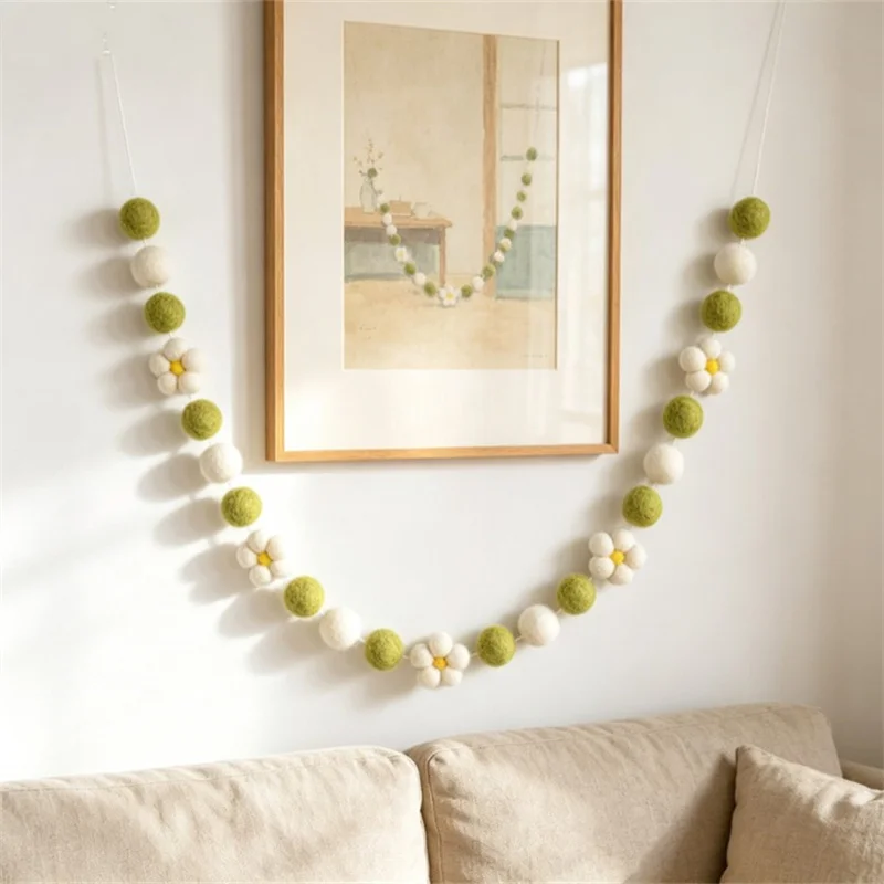 Nordic Style Handmade Pink/Green Wool Balls Daisy Flower Garland Shelf Decoration Wall Hanging Wool Balls Pink Daisy Wreath Holiday Christmas Wedding Thanksgiving Wall Decoration Garland Tent Curtain Decoration Hanging