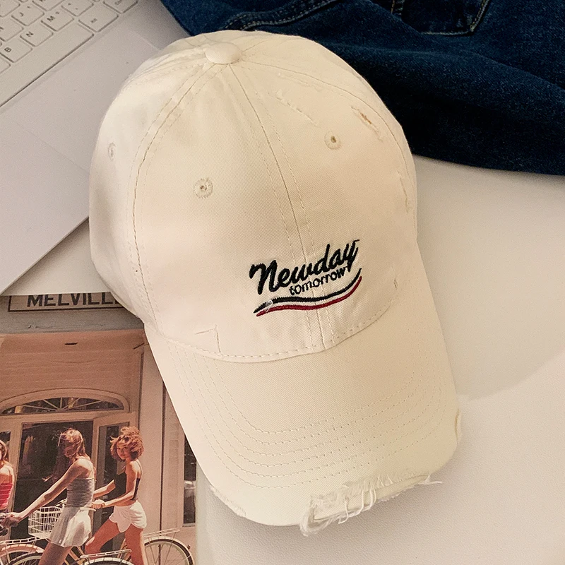 Boné macio versátil feminino versão coreana de boné de beisebol rasgado azul aba larga mostrando rosto pequeno verão pequeno chapéu fresco