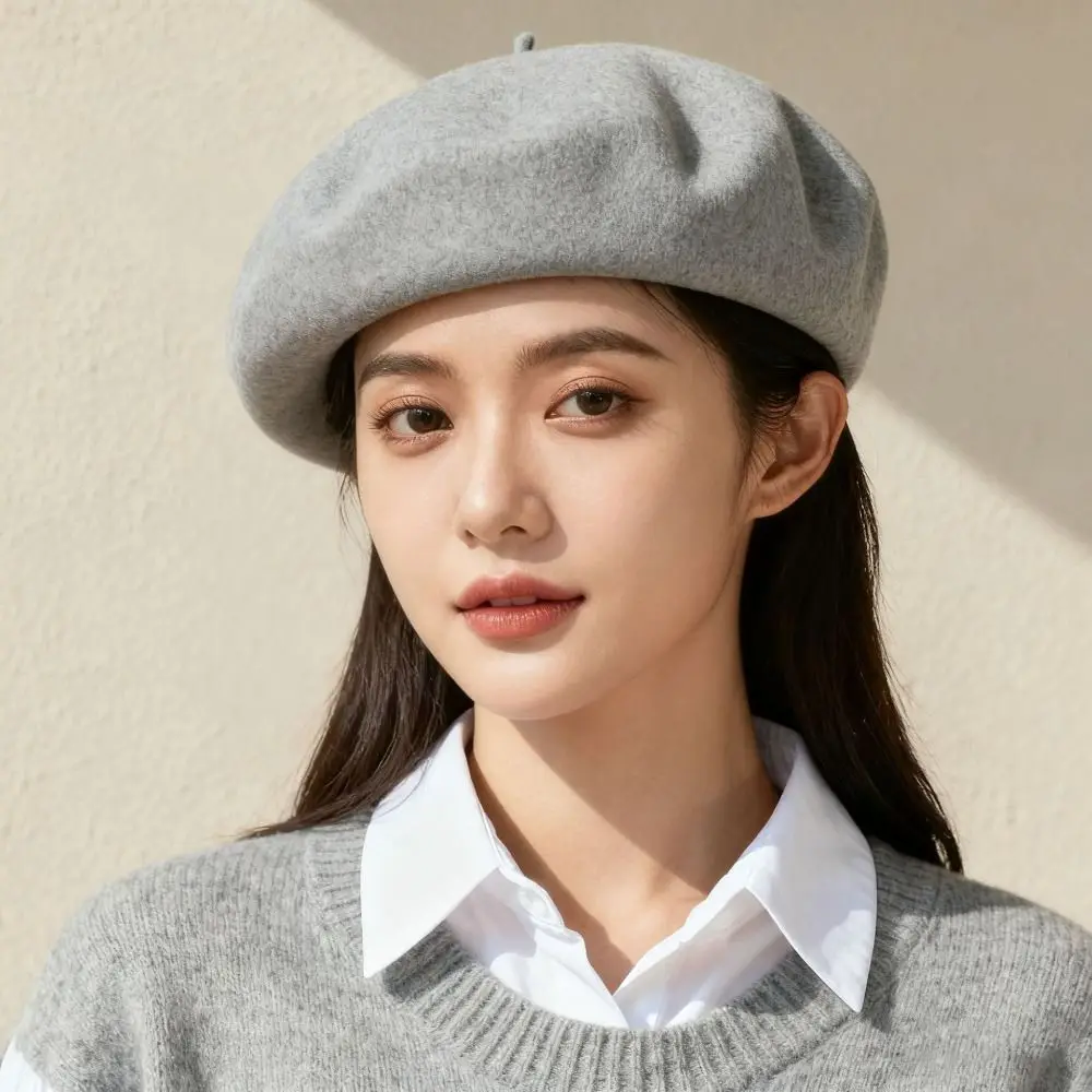 قبعة أنيقة من الصوف للنساء من القطيفة قبعة رسام مرنة دافئة بلون سادة قبعة فنية حلوة للشتاء