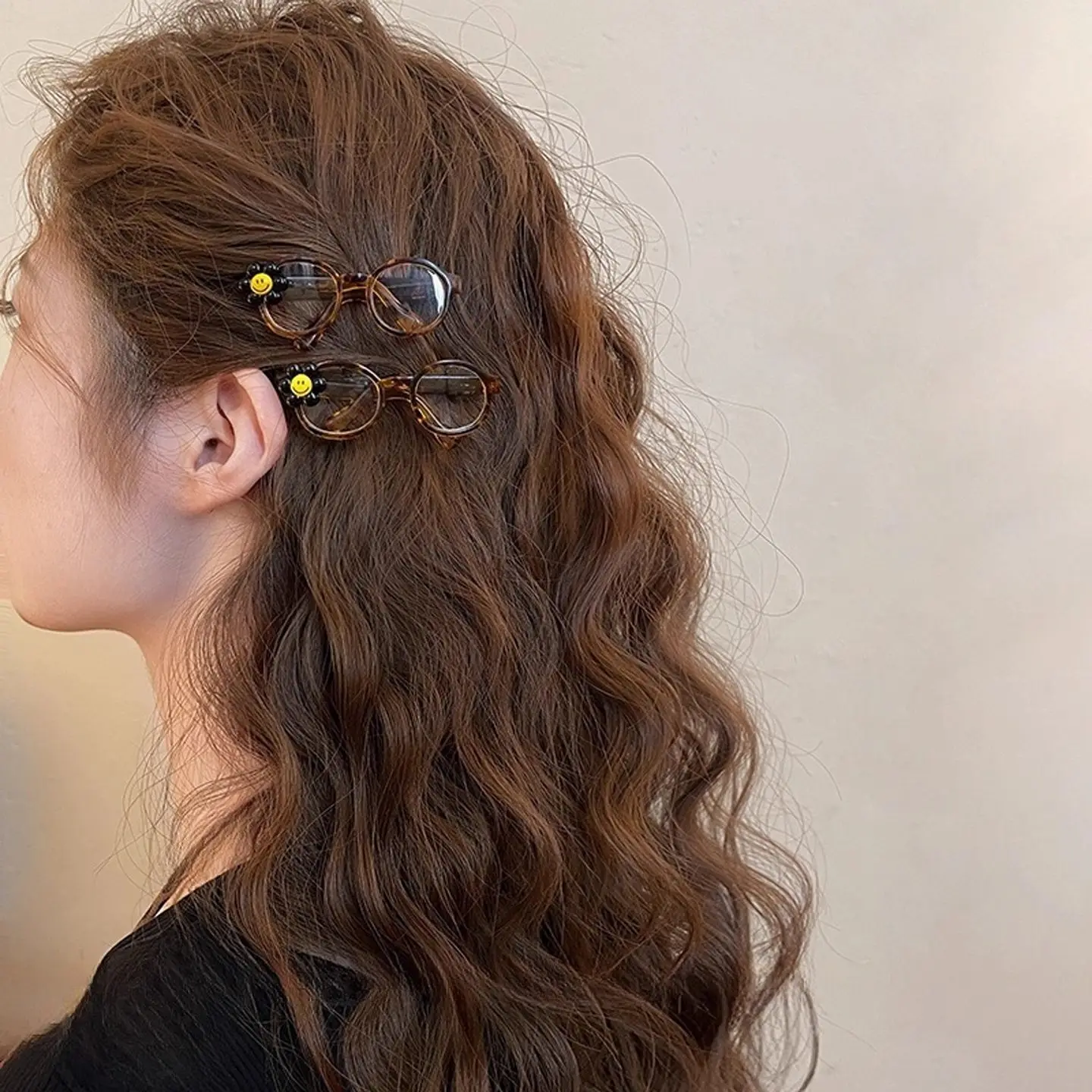 نظارات وجه مبتسم على طراز المصمم، دبوس شعر كرتوني مع مشابك جانبية، إكسسوار تصفيفة شعر جديد 2025، مشبك شعر مجعد للجبهة