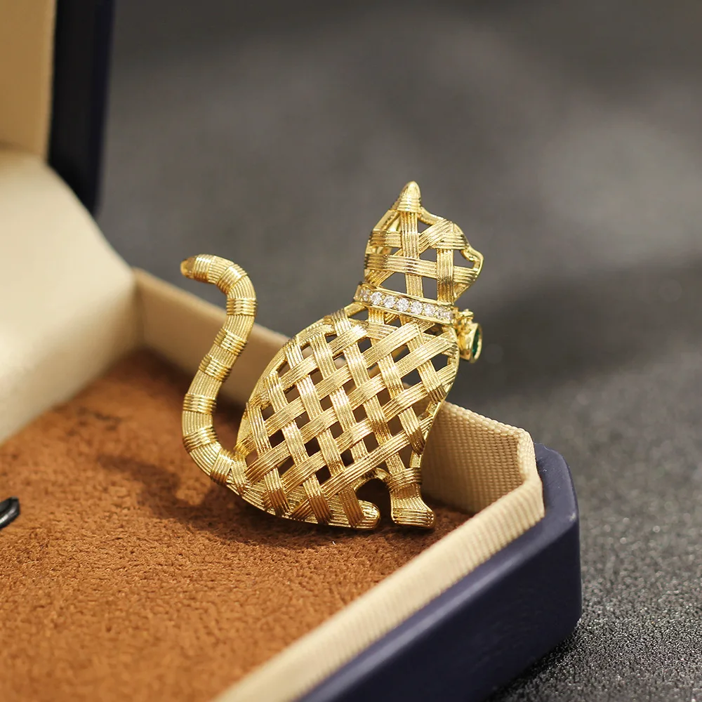 Design Sense Compilation Gold Kitten Brooch Cute Versatile Delicate Diamond-encrusted Animal Pet Cat Pin Women's view 3