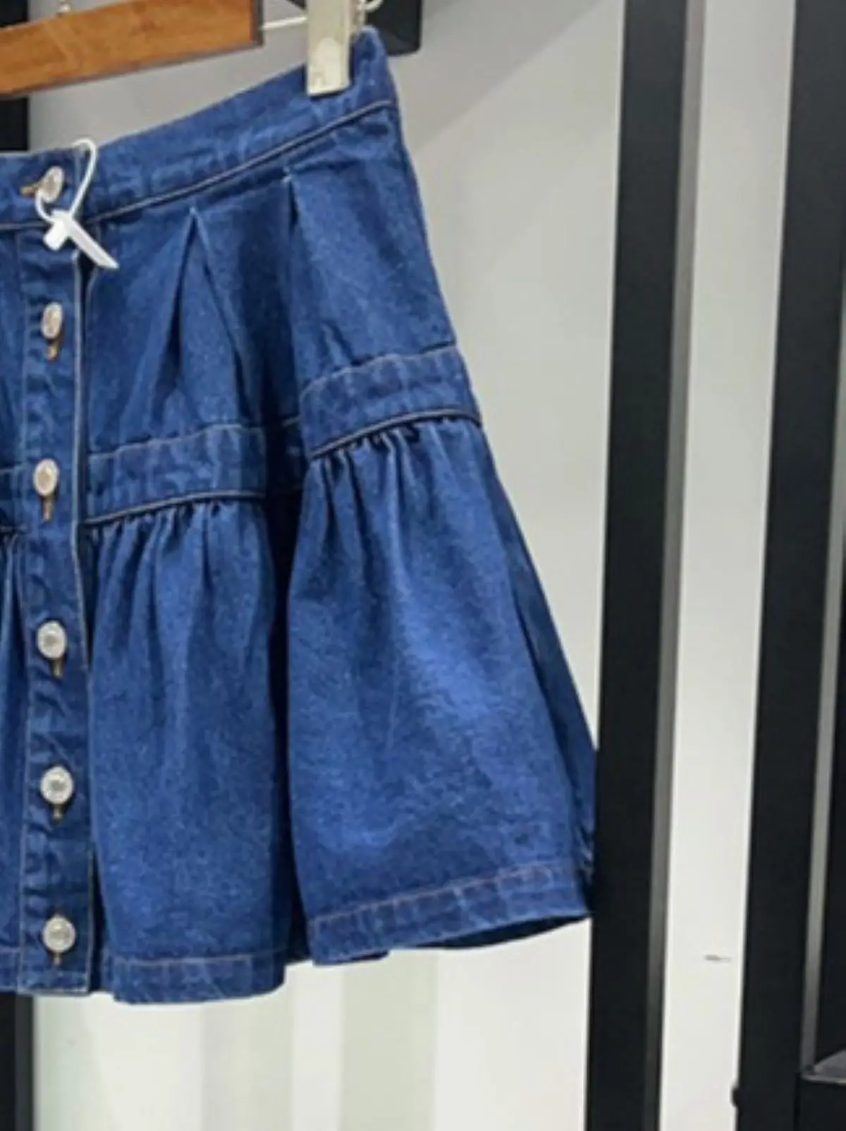

Spring/Summer Women Denim Hign Waist Single Breasted Pleated Solid Mini Skirt Loose A-line Casual Fashion Half Skirt