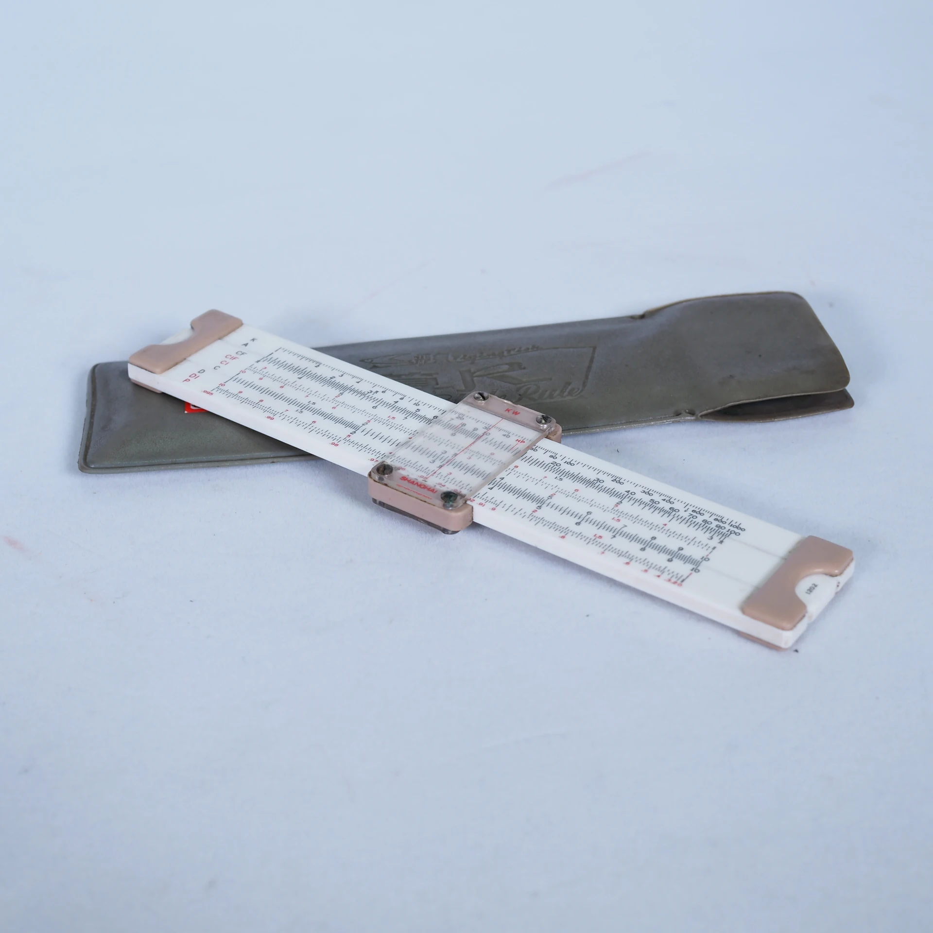 الحنين الأشياء القديمة قاعدة الشريحة اللوغاريتمية 196070s الأشياء القديمة الفولكلور حلية آلة حاسبة