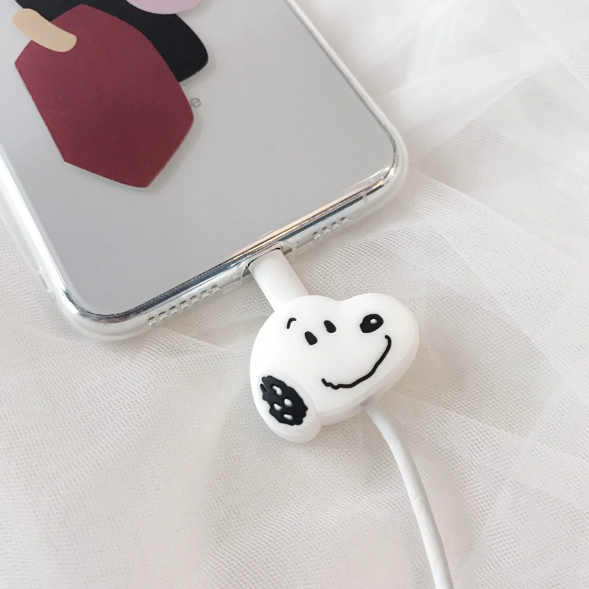 

Snoopy USB Charger Cable Protector Cover PVC Winder Clip Creative Modeling Bite A Doll Anti-breaking Data Cable Protective Cover