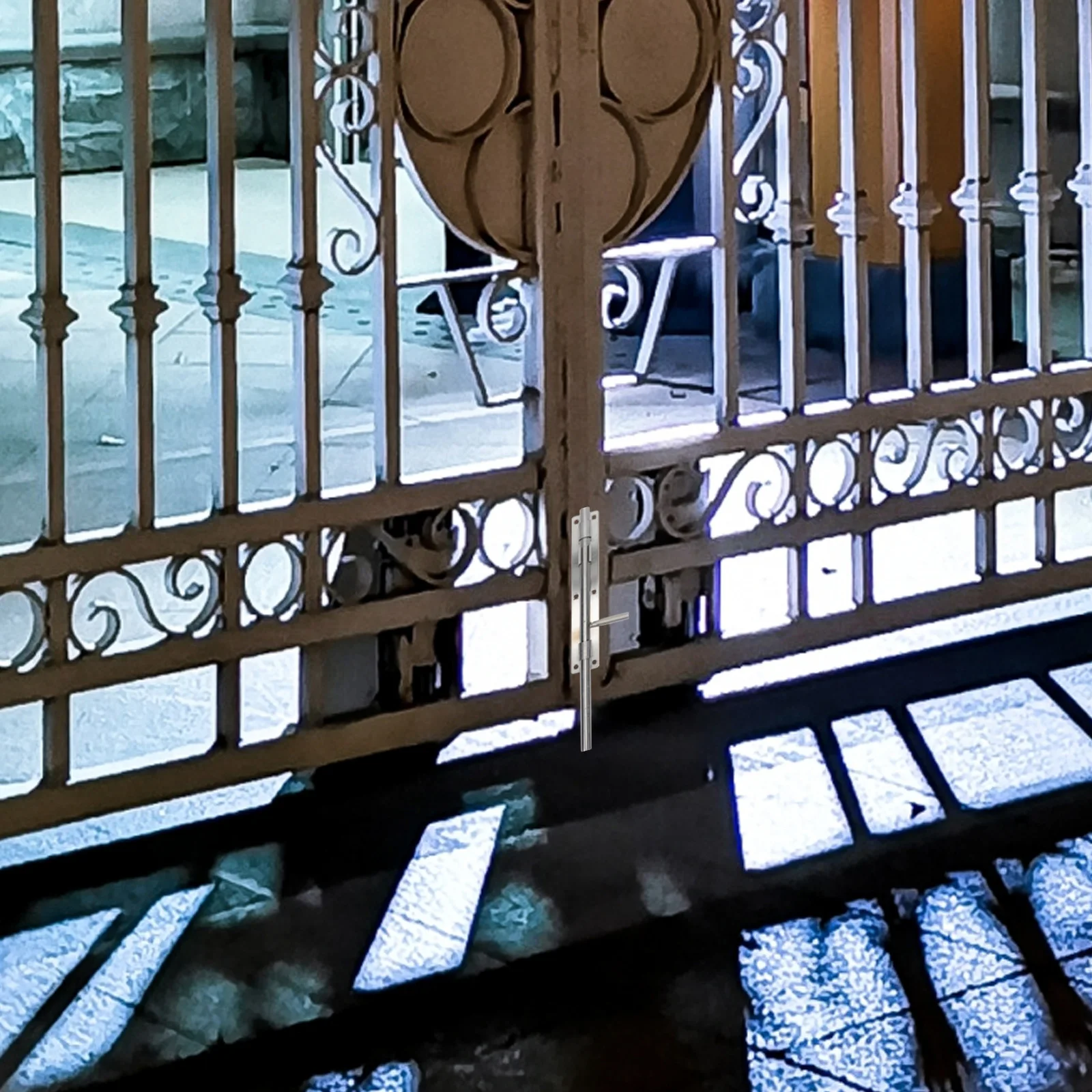 

Stainless Steel Gate Bolt Door Floor Latch Heavy Duty Portable Extension Window Fence Lock Durable Corrosion Resistant Outdoor