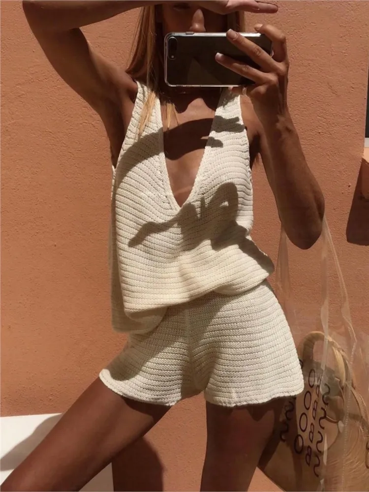 Tief ausgeschnittener ärmelloser lockerer Westen- und Schnürshorts-Anzug für Damen – Neuheit Sommer 2026 – Gestrickter Strandanzug für den Urlaub