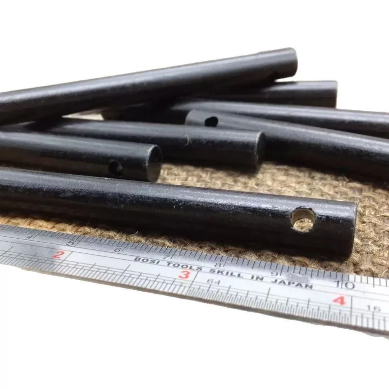2PCS 8 * 80mm Perforated Camping Flint Outdoor Survival Magnesium Rod Outdoor Survival Tools Emergency Supplies Outdoor Igniter