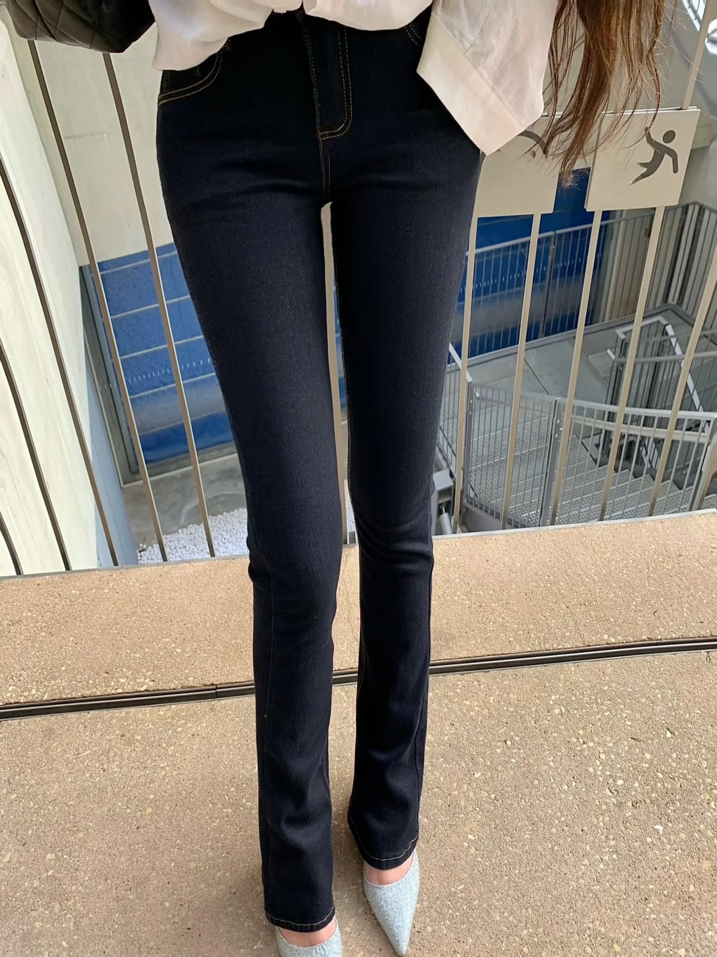 

Новые весенние джинсы слим-фит с высокой талией, эластичные, синие/черные, повседневные, прямые, удлиненные, слегка расклешенные