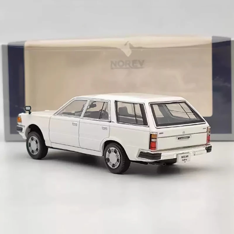 Diecast 1/43 scale Nissan Cedric 1995 alloy car model Adult Boy toy Collection Souvenir Gift static finished display