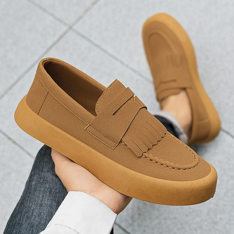 

Мужские лоферы в британском стиле, модная замшевая повседневная обувь, новые дышащие легкие прогулочные туфли без шнуровки на плоской подошве, большой размер 46