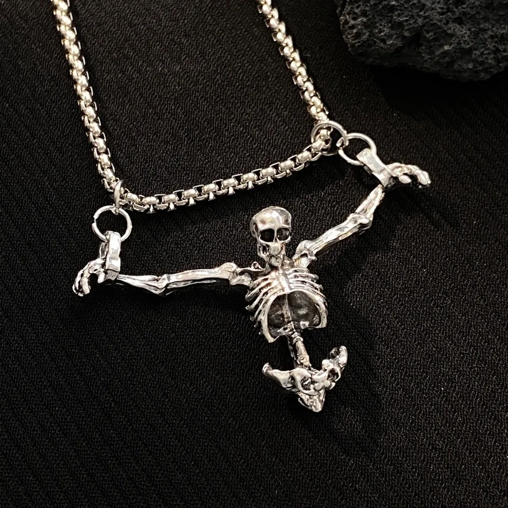 Simple Gothic Men Necklace Hip Hop Alloy Skull Head Pendent Exaggerated Jewelry Clavicle Chain Women