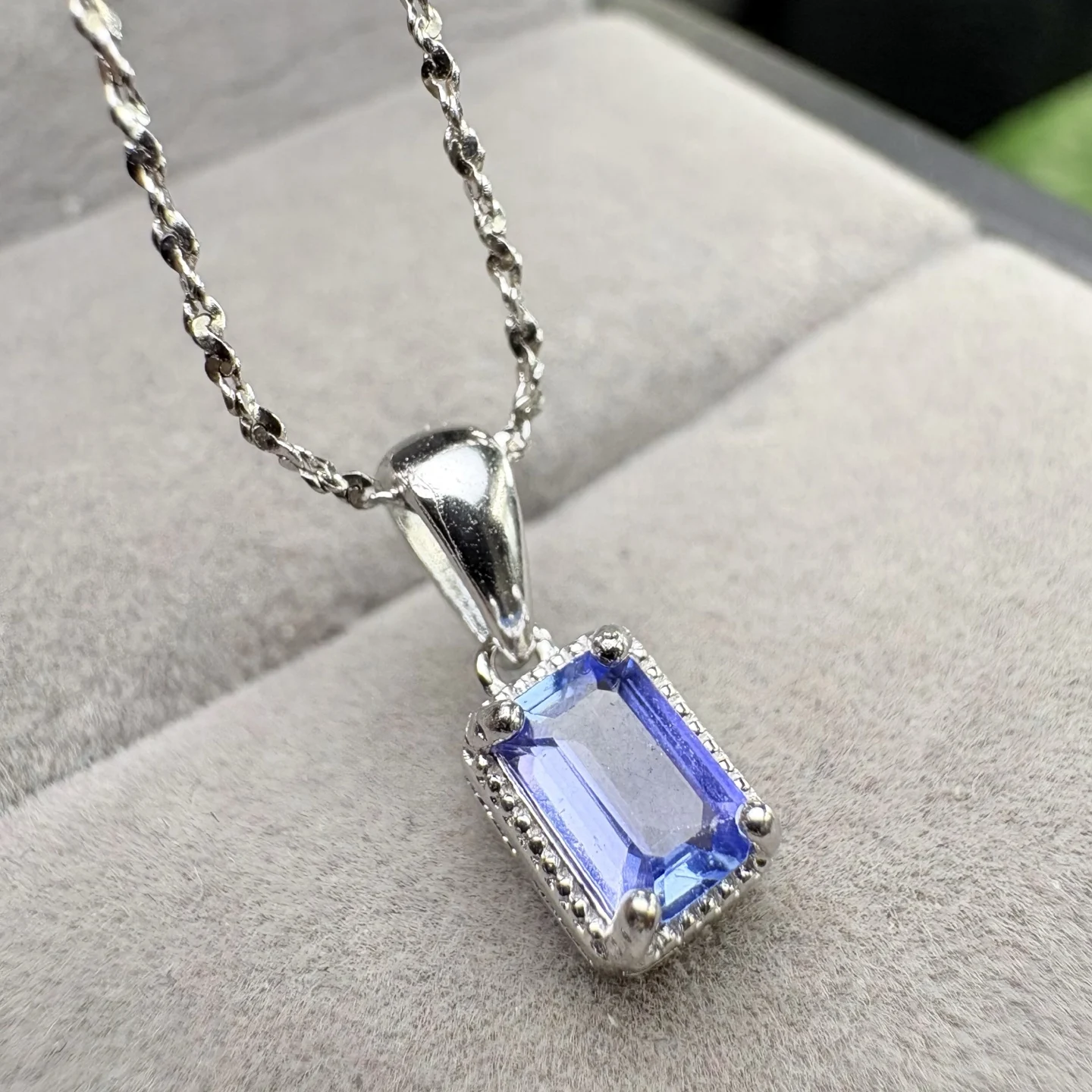 

1Pc Fengbaowu Natural Tanzanite Pendant 4x6MM Rectangle 925 Sterling Silver Reiki Healing Stone Jewelry Gift For Women Men