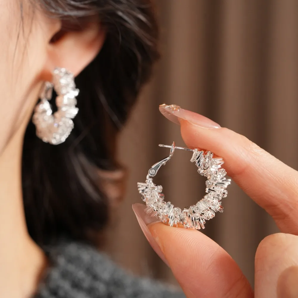 Luxury Dazzling Silver Tone Inlaid Rectangle Zirconia Irregular Hollow Hoop Earrings for Women Birthday Banquet Jewelry Gifts