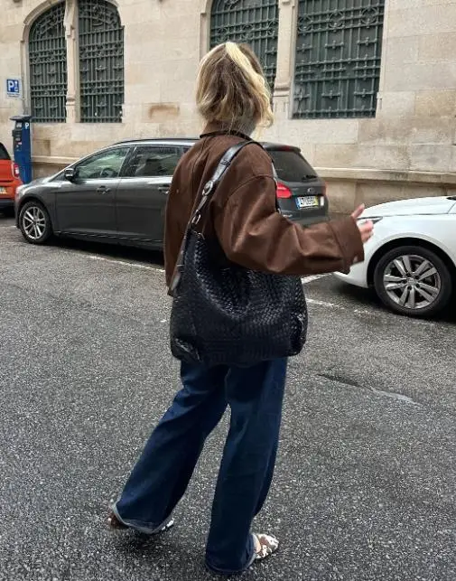 

New Autumn and Winter 2025 Long Sleeved Suede Jacket for Women, High Street Style Brown Collar, Slim Fit Zipper Short Jacket
