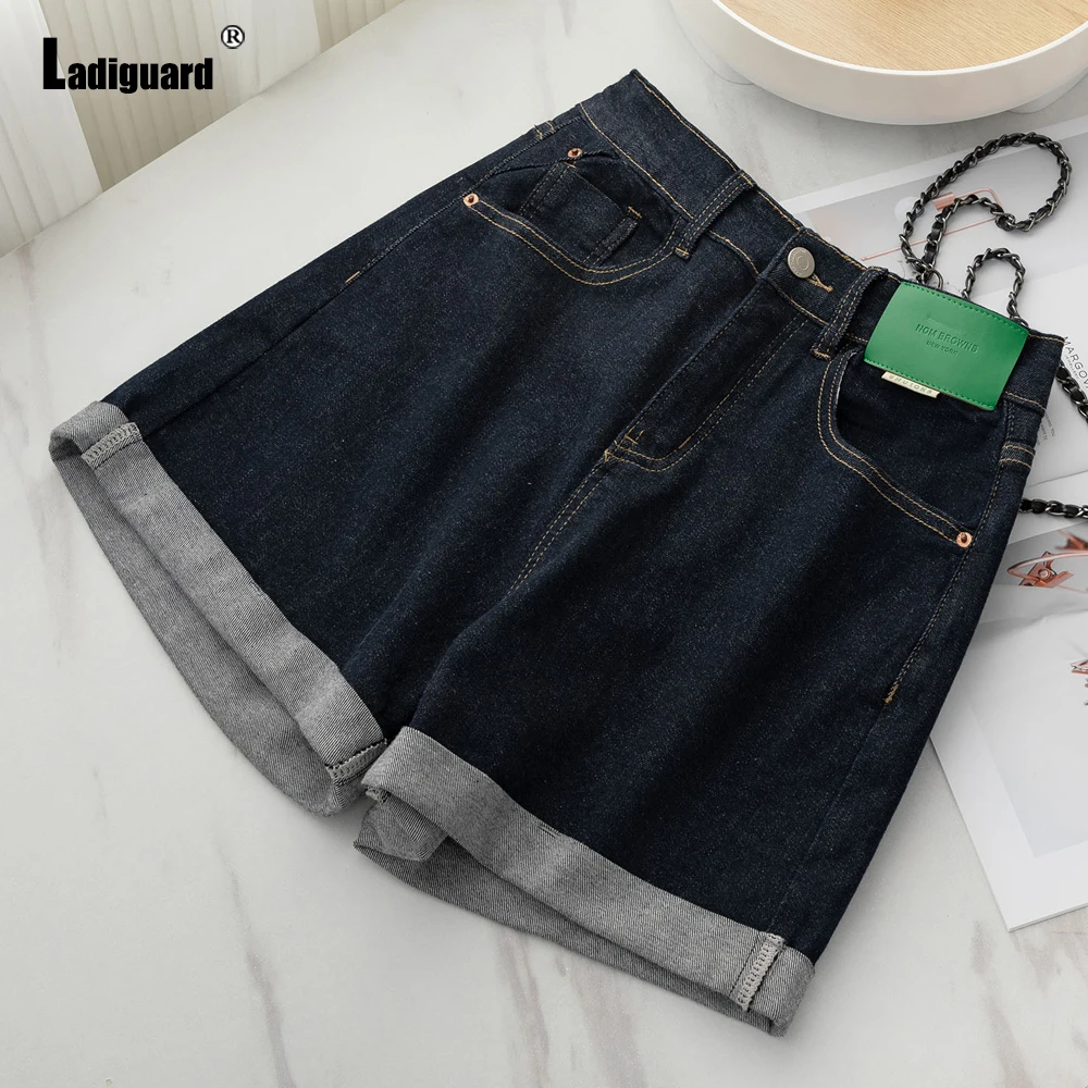 

2022 Sexy Crimping Denim Shorts Women Straight Leg Short Jeans High Cut Fashion Shorts Ladies Vintage Stand Pockets Short Pants