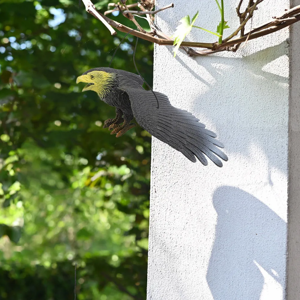 

Eagle Simulation Hanging Bird Garden Decor Outdoor Yard Ornament Plastic Eagle Decoration Wind Spinning Realistic Bird Deterrent