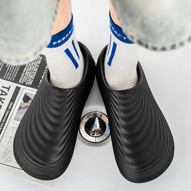 

2025 New Man Low-top Waterproof and Non-slip Chef Shoe Outdoor Wear-resistant Men's Shoe Suitable for Wearing on The Beach Shoes