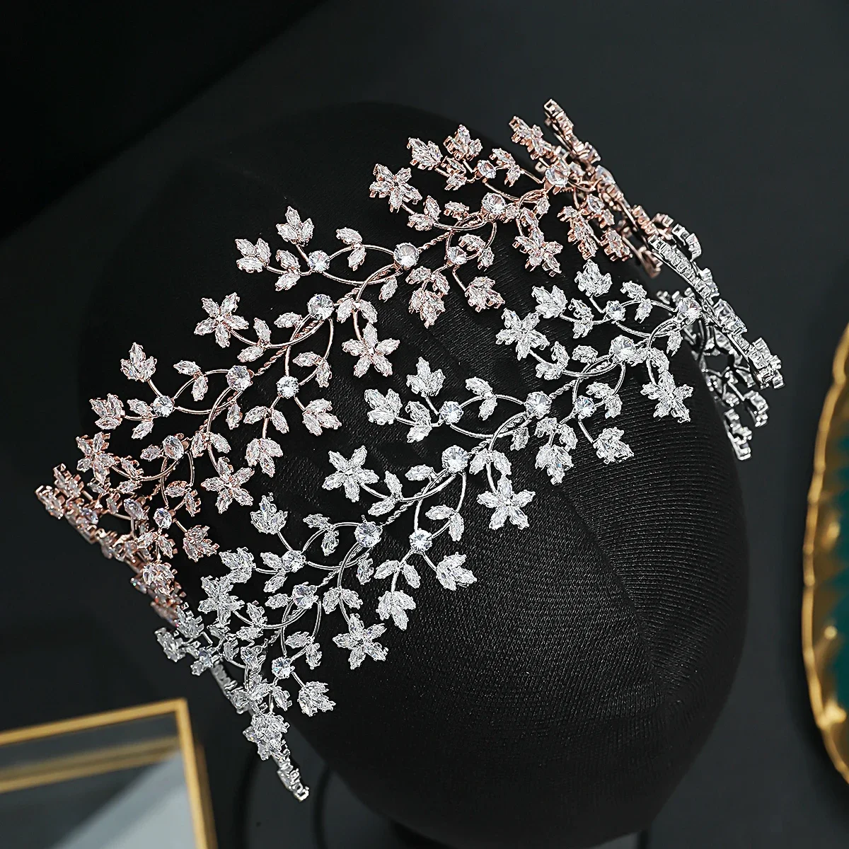 YCDZSWWL High-grade Soft Headpieces Women Elegant Headdress Bridal Crown Shining Headband for Wedding Hair Accessories