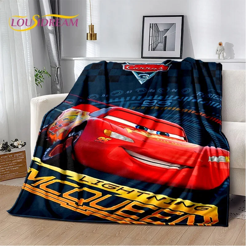 รถยนต์ Disney Mcqueen ผ้าห่มผ้าสักหลาดนิ่มลายการ์ตูนสำหรับเตียงห้องนอนโซฟาปิกนิกผ้าห่มสำหรับกลางแจ้งของขวัญยามว่างปกเด็ก