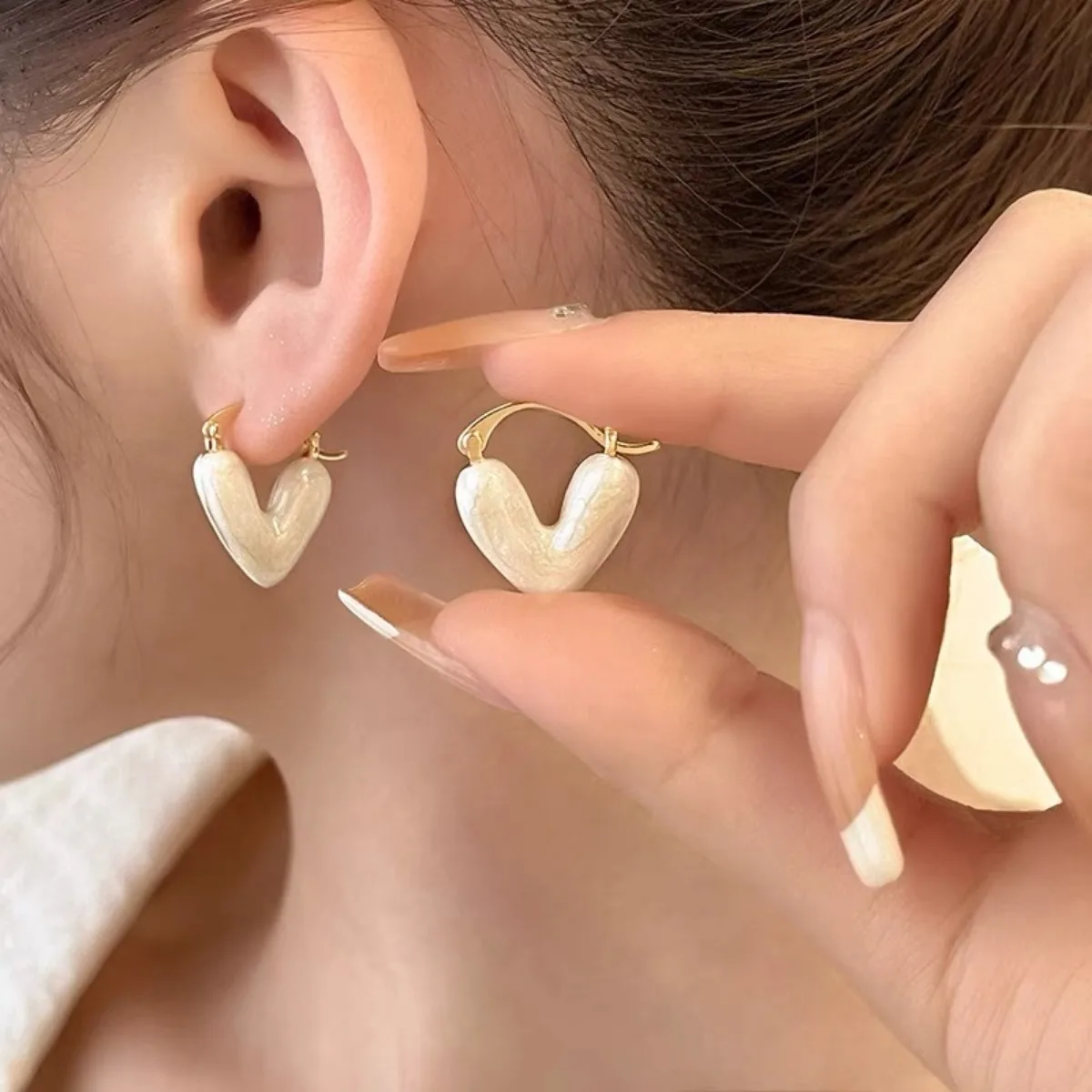 2pc Heart Golden Alloy Earrings Drip Glaze Process Imitation Pearl Color Beautiful Women's New Advanced Sense Y2k Unique Sexy