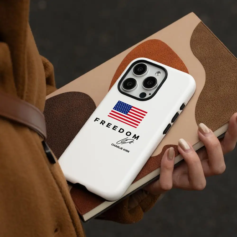 

Чехол для телефона Charlie Kirk Freedom для iPhone 17, 16, 15, 14, 13, 12, Pro Max Plus, глянцевый двухслойный жидкий жесткий корпус HD