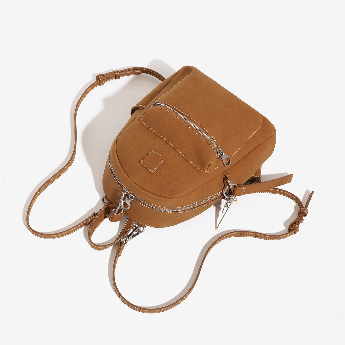 حقيبة ظهر كلاسيكية حقائب صغيرة للنساء حقيبة يد ومحفظة فاخرة مصممة لعام 2025 جديدة في زخرفة مفاتيح بسيطة للتنقل والسفر والكتف شحن مجاني وصول سريع