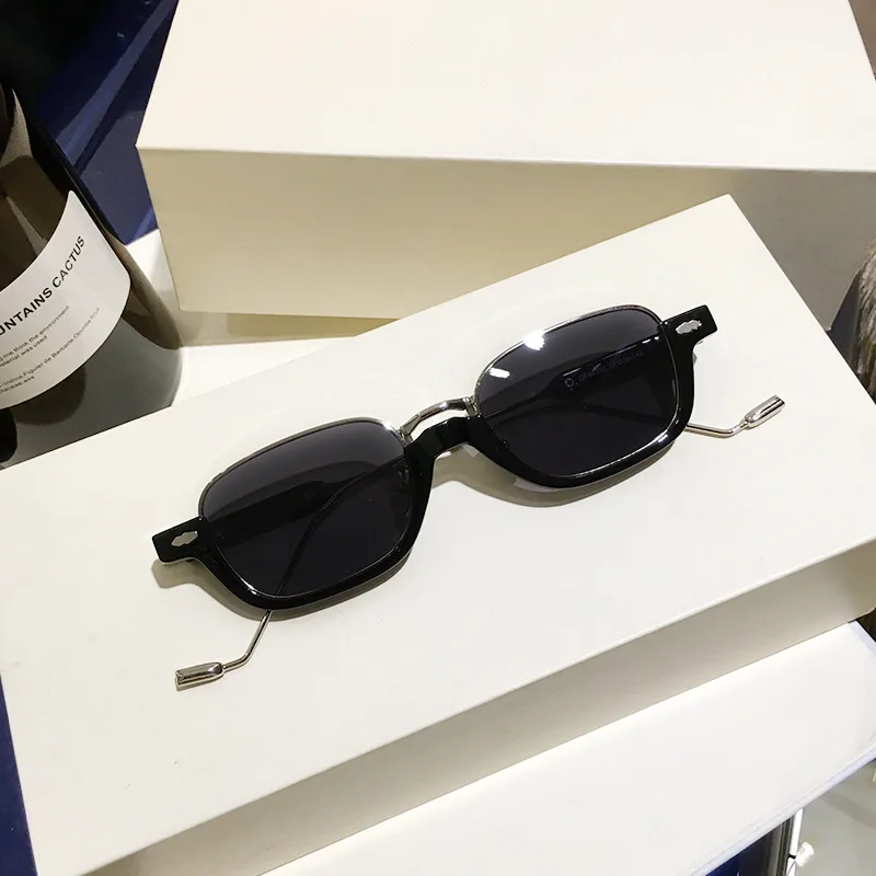 Sonnenbrille mit kleinem Rahmen, quadratischem halbem Metallrahmen, Unisex, Straßenfotografie-Zubehör, UV-Schutzbrille für Damen – Detail 4