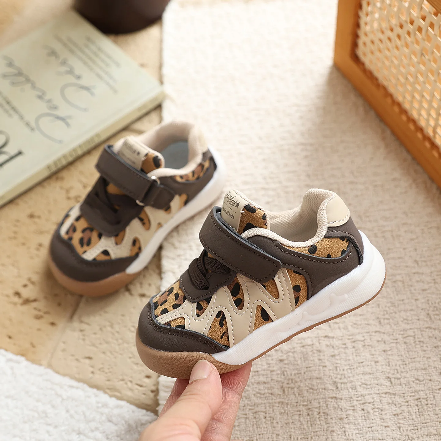 2026 Girls Autumn New Style Soft Bottom leopard print Shoes for Toddlers Learning to Walk Shoes Children's Footwear Kids Shoes