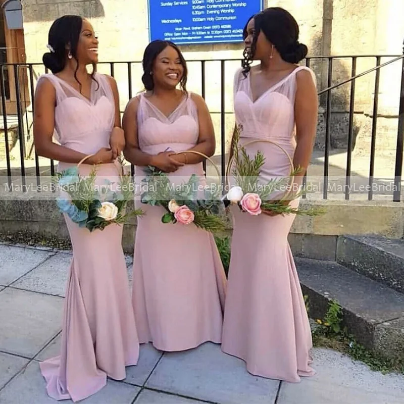 

Plus Size Light Pink Bridesmaid Dresses with Tulle Straps Sweetheart Neckline Mermaid Long Crepe Wedding Party Dress Maid Gowns