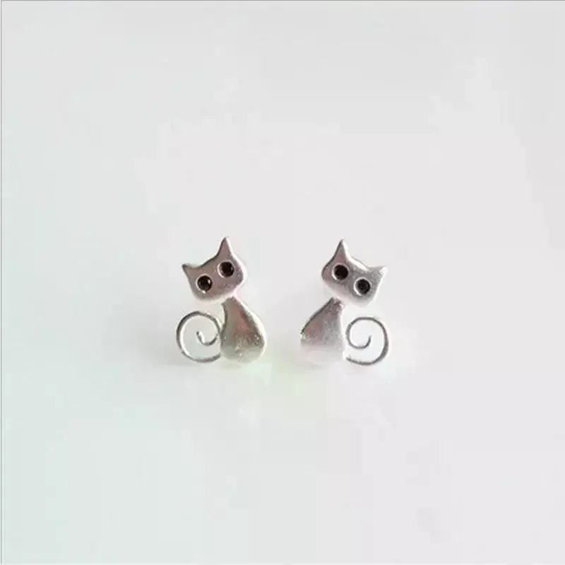Dainty Black Eyes Crystal Cat Women Stud Earrings Anti-Fade Fashion Jewelry for Prom Graduation Ceremony Wear