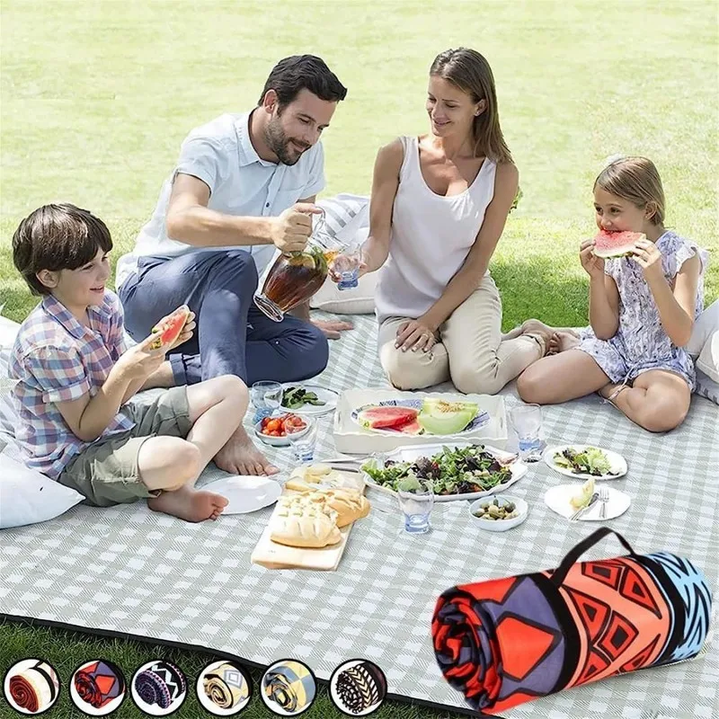 Outdoor Picnic Blanket Waterproof Extra Large Camping Mat Thickness 4mm 3-Layers Beach Blanket Rolling Up Packaging Park Blanket