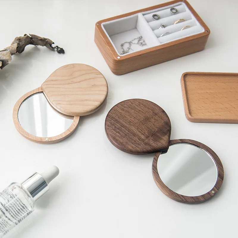 Mirror girl portable makeup mirror for makeup and easy to put in the bag, foldable solid wood portable mirror