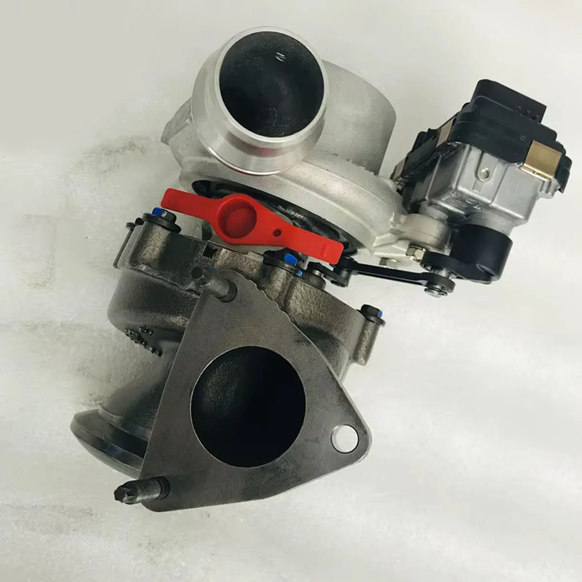 

Турбокомпрессор TD04 49335-01950 G4D36K682AD для Land Rover Range Rover Evoque, Jaguar XF XE с двигателем 2.0L G4D3-6K682-AD 49335-01940