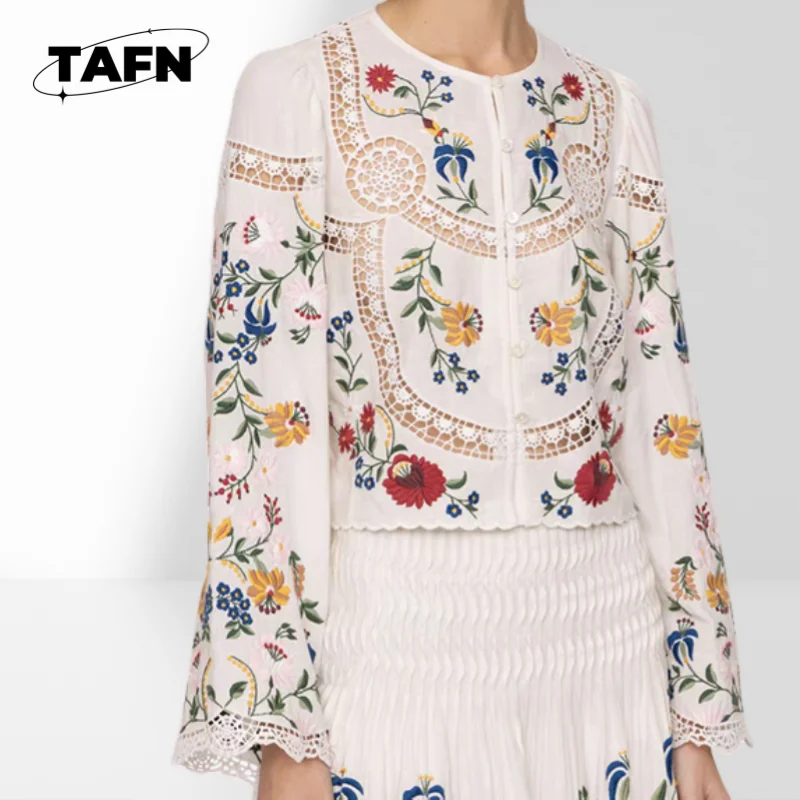 الفرنسية 25 أوائل الخريف ضوء الفاخرة الدانتيل رائع الأزهار طويلة الأكمام جولة الرقبة قميص شارع العليا مزاجه AG1540