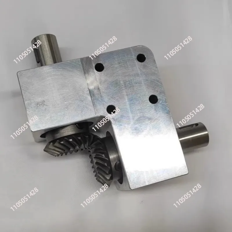 90 degree commutator reduction ratio 1:1 shaft diameter 20mm with key small right angle drive spiral bevel gearbox