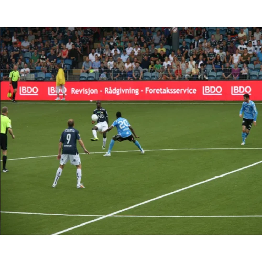 Schermo di visualizzazione a LED HD a colori per esterni P4 LED perimetrale impermeabile per stadio di calcio di piccolo spaziatura per sport ed eventi