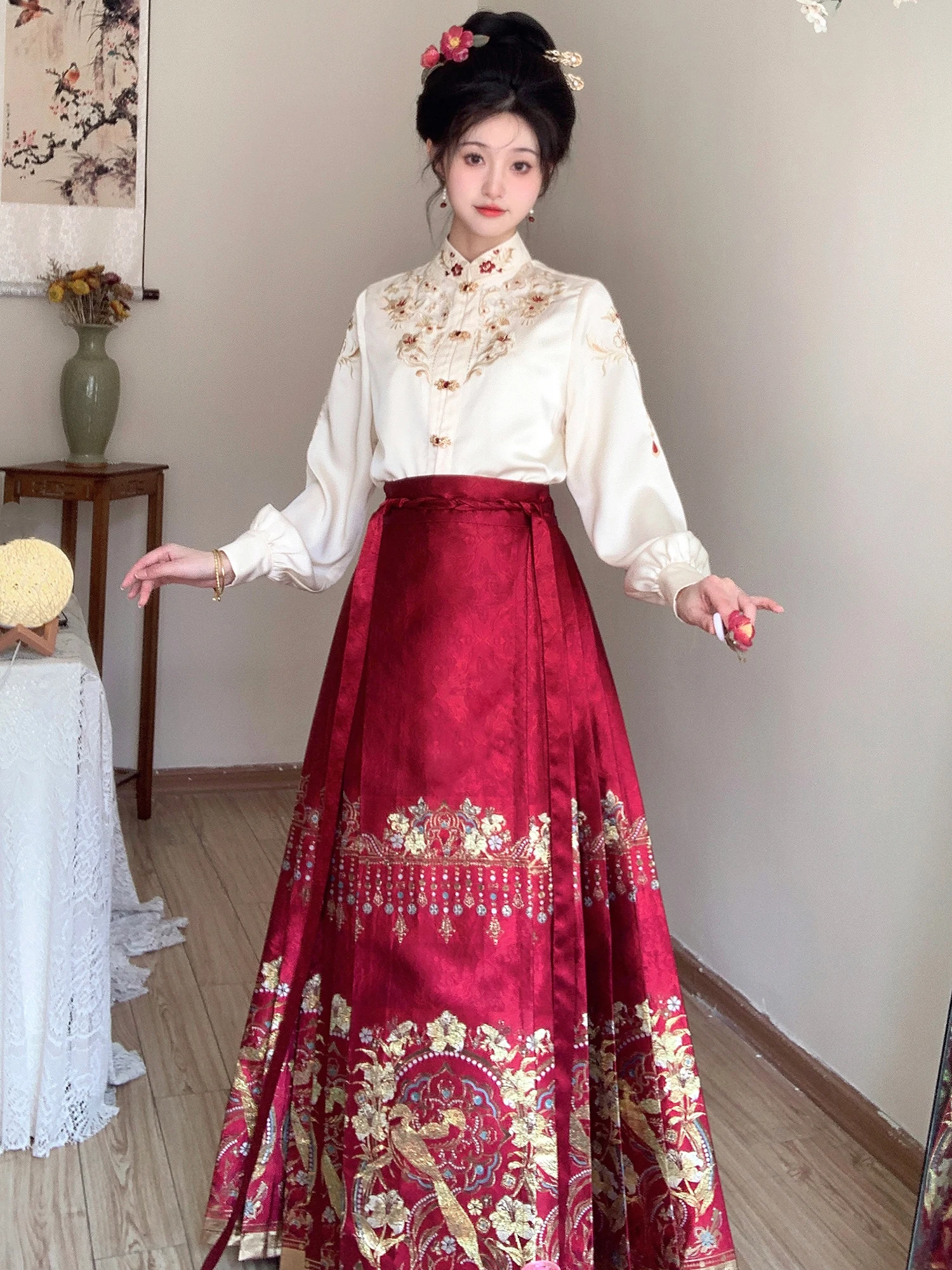 

Original Design Embroidered Tailed Skirt Set Wedding Dr Ceremony Costume for Women in Their Late Twenties