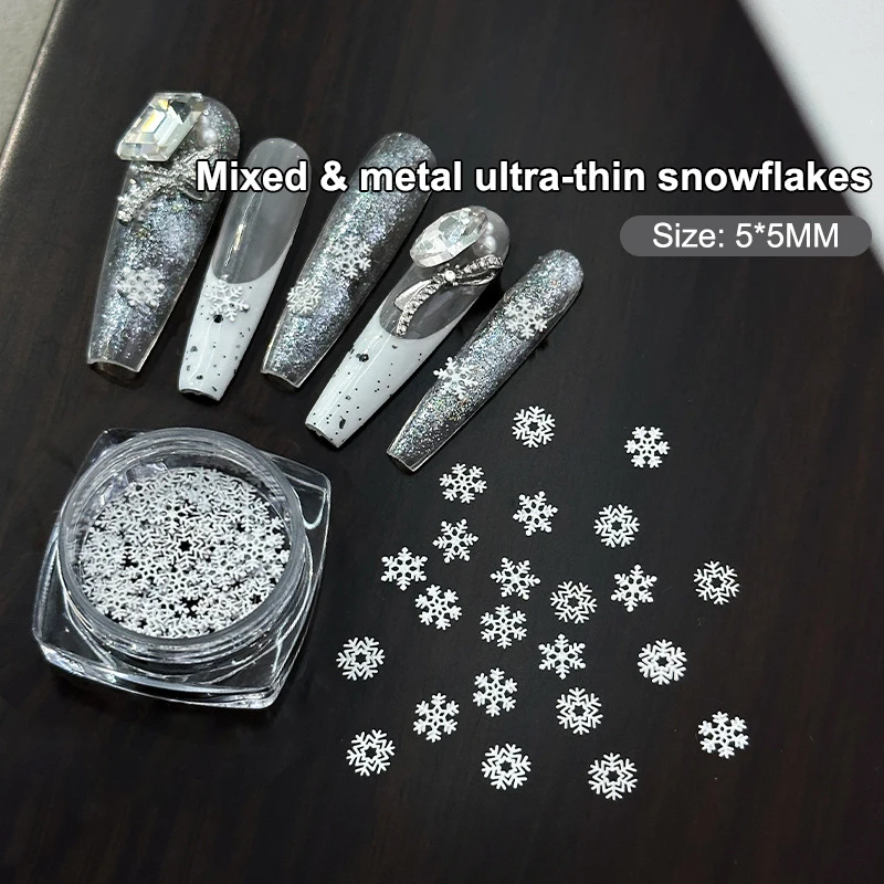 50 ชิ้น/กล่อง 3D คริสต์มาสเกล็ดหิมะโลหะเล็บ Glitter ผสม-ออกแบบ Hollow-Out สีขาวเกล็ดหิมะ Xmas SnowFlakes ตกแต่ง