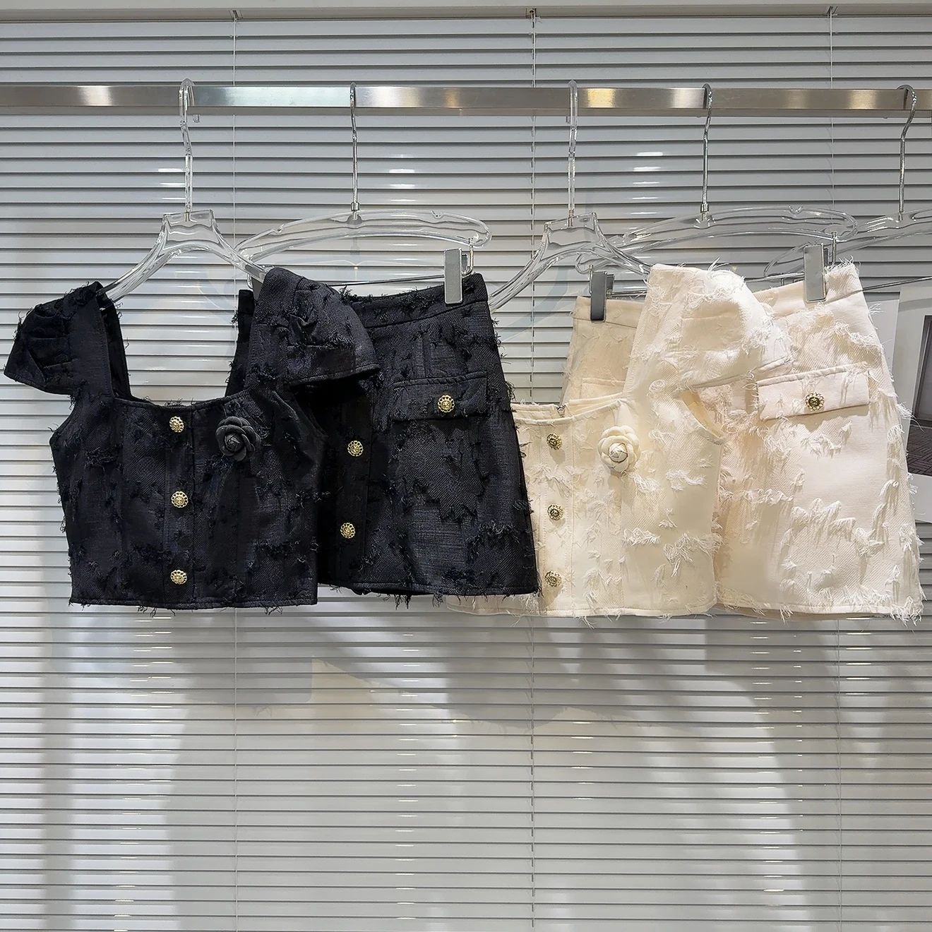 Summer 2026 New Style Small Fragrance Wind Chest Flower Bubble Sleeve Top Vest Skirt Set French Style Short Sleeve round Neck