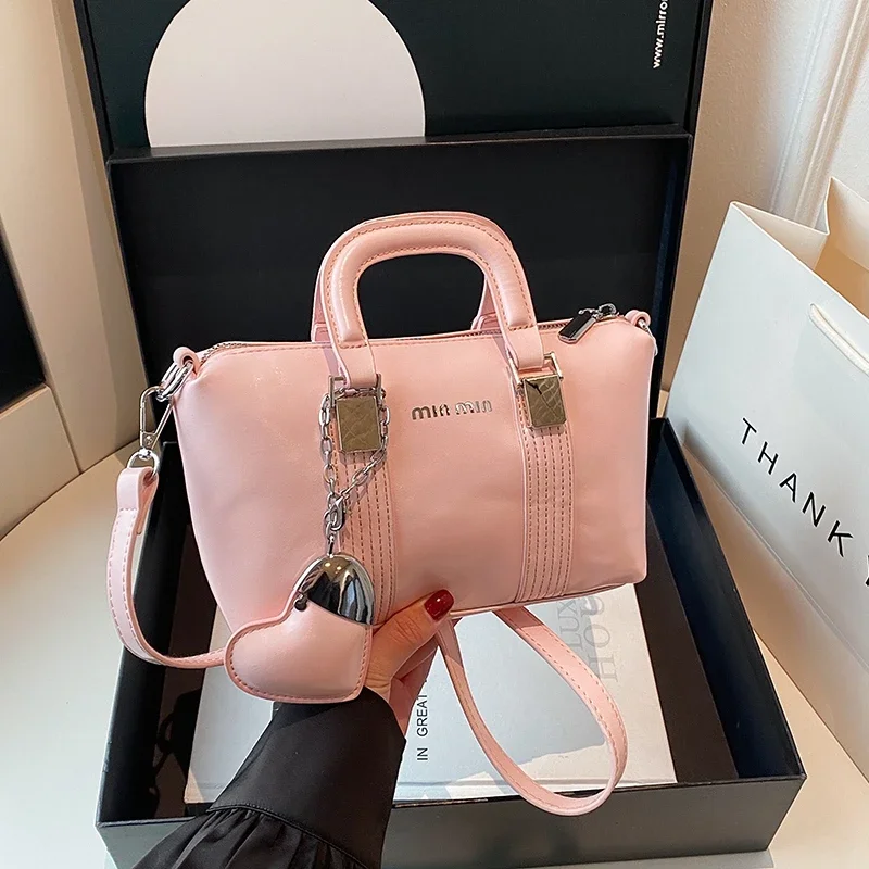 

Chic Letter Logo Crossbody Bag Minimalist Vintage Design Women's Luxury Leather Purse High-End Paris Inspired Fashionable Tote