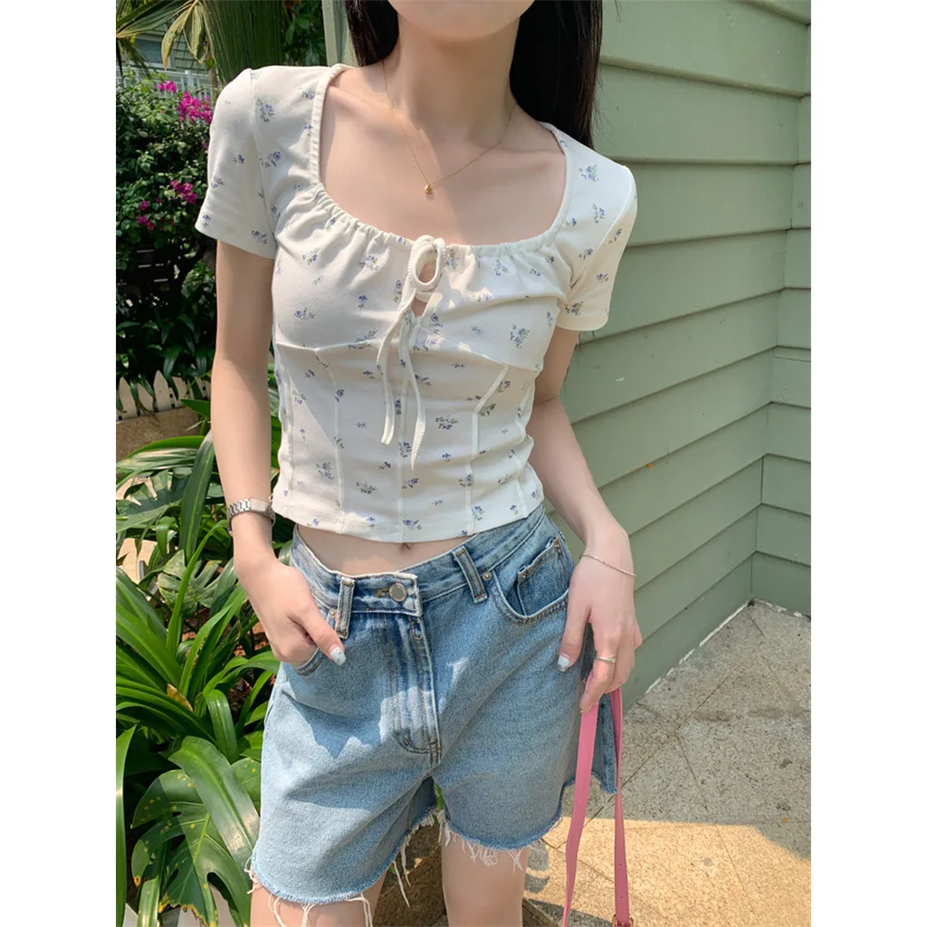Koreanisches, sanftes, süßes T-Shirt mit quadratischem Ausschnitt und kurzen Ärmeln für Damen, Sommer, Blumenmuster, elastisches kurzes Oberteil. – Detail 5