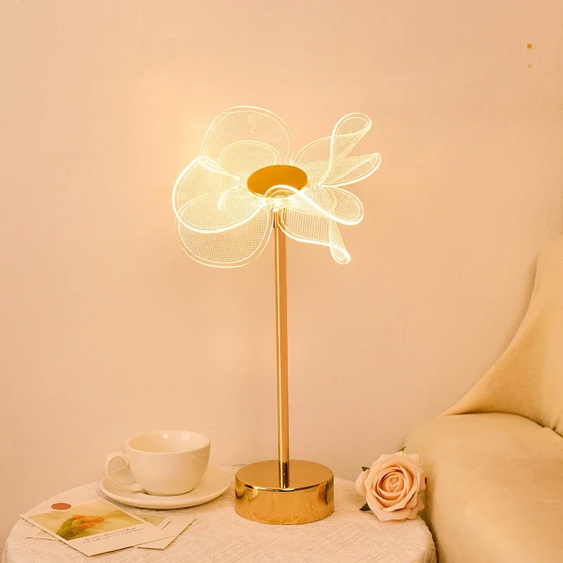 โคมไฟไฟ LED กลางคืน LED อะคริลิคทันสมัยโคมไฟโต๊ะเขียนหนังสือ LED ผีเสื้อสีทองตกแต่งโต๊ะไฟข้างเตียงสำหรับโรงแรม