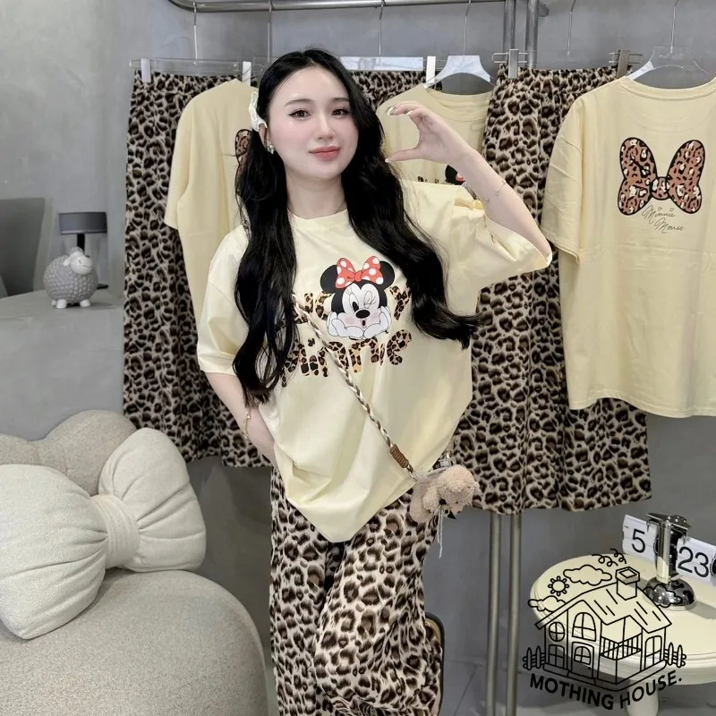 

Женский летний новый повседневный комплект из 2 предметов — стильный наряд с короткими рукавами и леопардовым принтом с мультяшным бантом