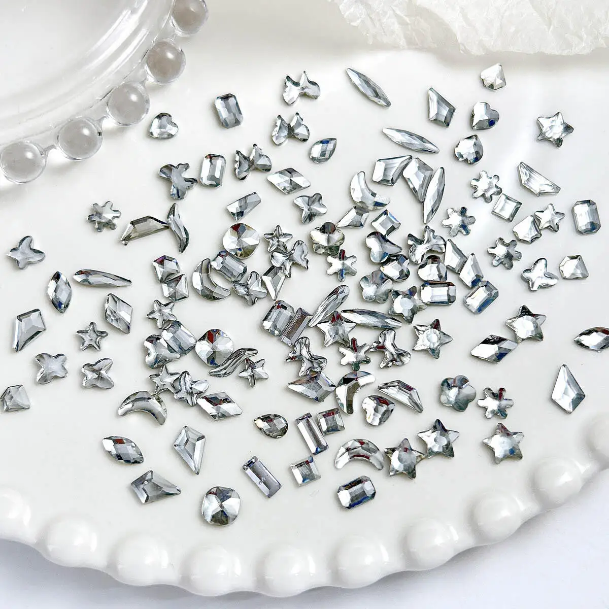 

Randomly Mixed Mini Flat Bottom Rhinestone Nail Art Charms Translucent Resin Rhinestone Nail Art Decoration DIY Crafts Parts