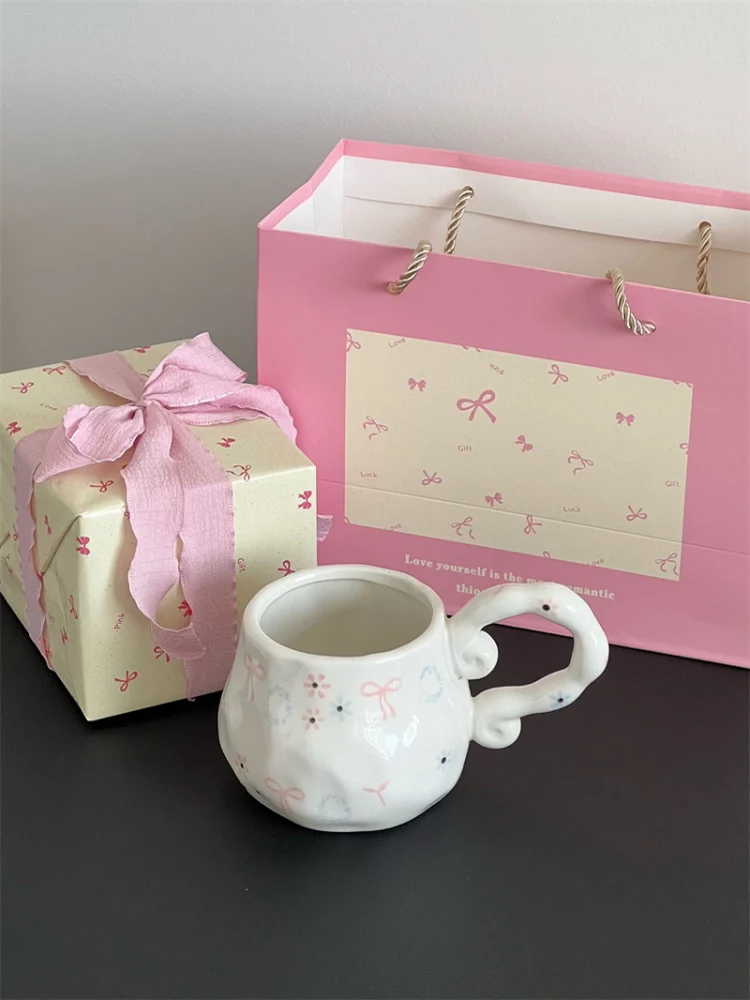 

Подарочный набор на день рождения: расписная кружка с большой ручкой, цветочный узор, в стиле Ins, с узором в виде узла