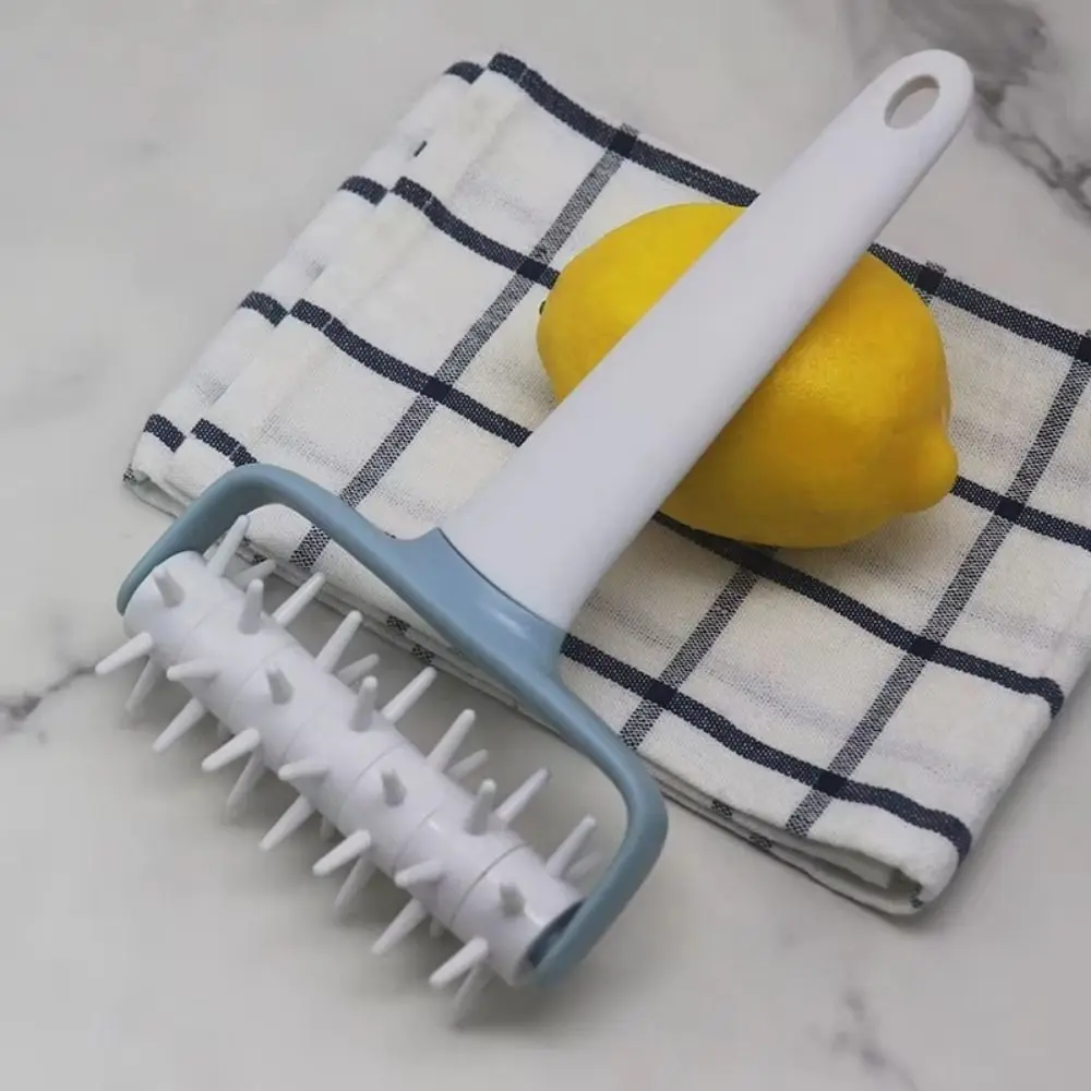 Creative Pizza Dough Docker Roller Embossing Design Roller Needle Pizza Puncher Ergonomic Easy Clean Pizza Docking Tool