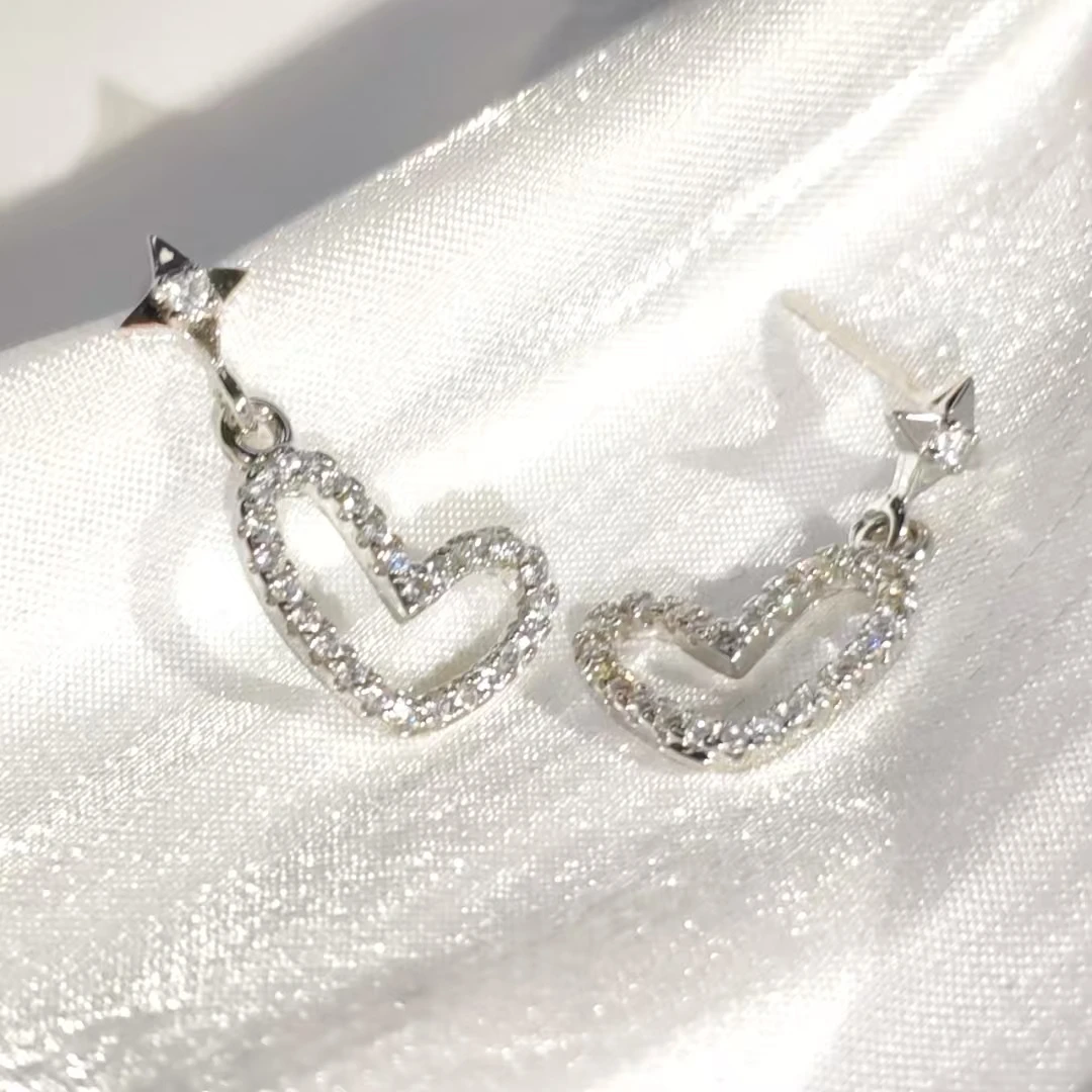 

Серьги-гвоздики из стерлингового серебра 925 пробы с цирконами в форме сердца, модные, милые, женские, универсальные украшения