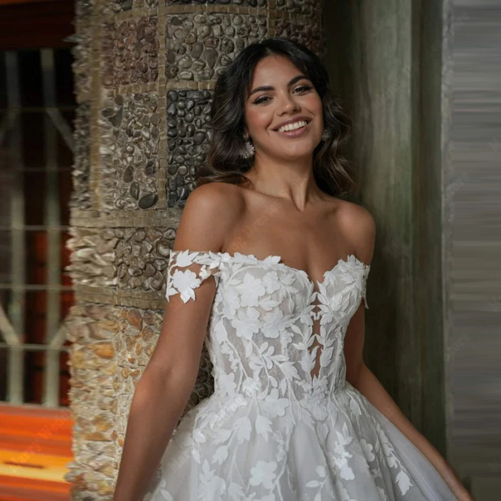 Bellissimi abiti da sposa da donna con spalle scoperte Applicazioni in pizzo Abiti da sposa a-line Banchetto di fidanzamento Abiti da principessa personalizzati