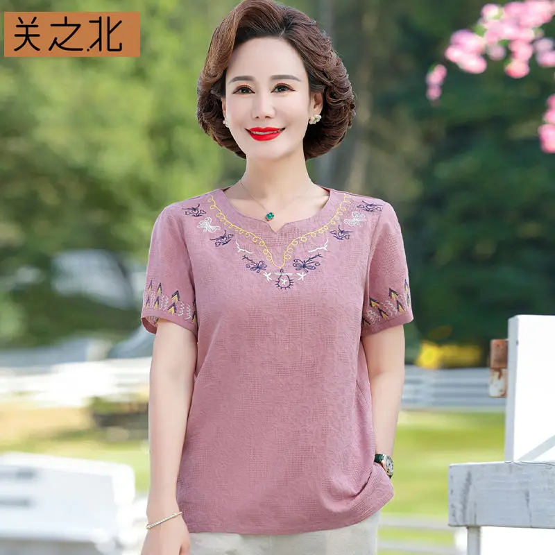

Middle-aged Women's Summer Short sleeved T-shirts as Base Tops